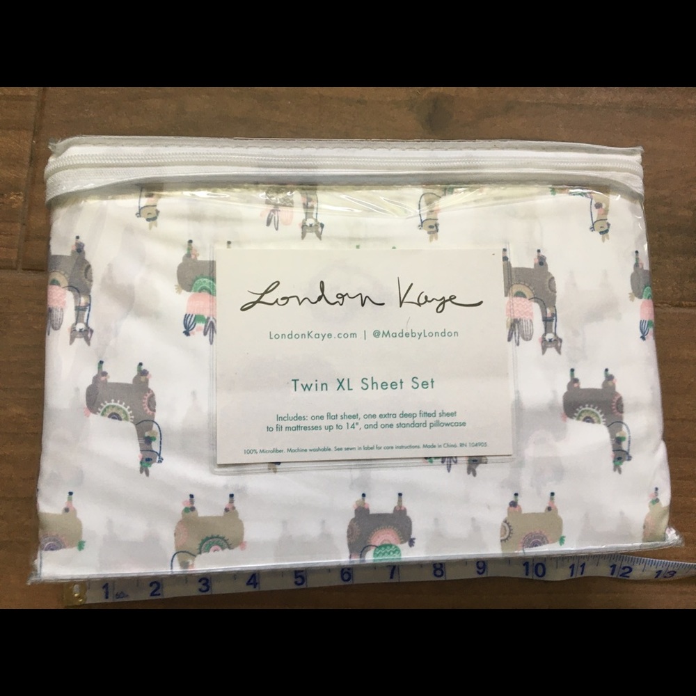 NWT Twin XL Alpaca Llama Microfiber Sheet Set
